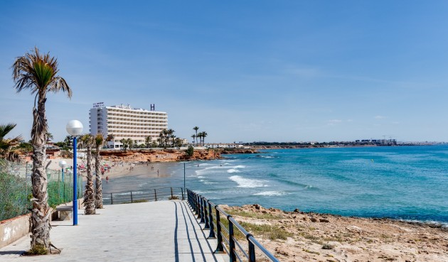 Återförsäljning - Town House -
Orihuela Costa - Costa Blanca