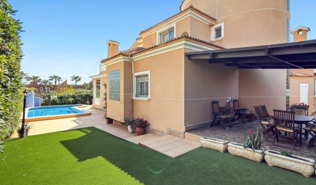 Återförsäljning - Villa -
Torrevieja - Costa Blanca