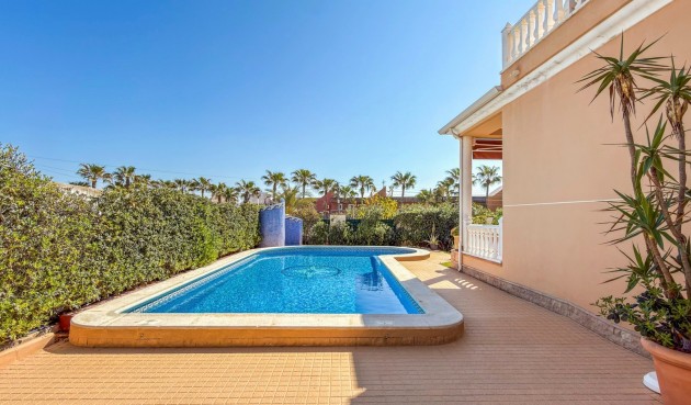 Återförsäljning - Villa -
Torrevieja - Costa Blanca