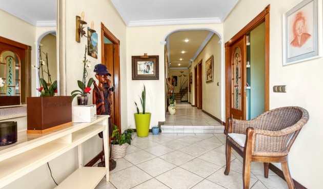 Återförsäljning - Villa -
Torrevieja - Costa Blanca