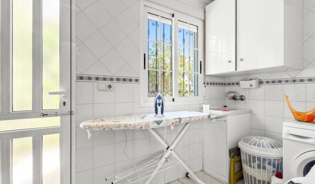 Återförsäljning - Villa -
Torrevieja - Costa Blanca