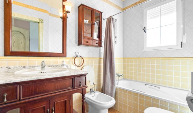 Återförsäljning - Villa -
Torrevieja - Costa Blanca