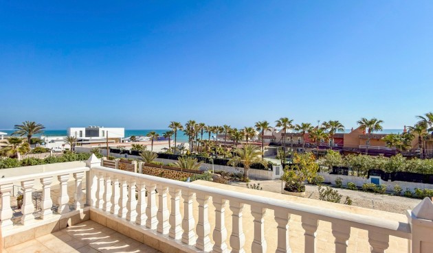 Återförsäljning - Villa -
Torrevieja - Costa Blanca
