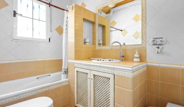 Återförsäljning - Villa -
Torrevieja - Costa Blanca