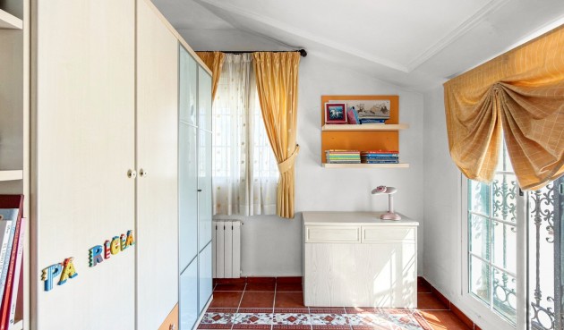 Återförsäljning - Villa -
Torrevieja - Costa Blanca