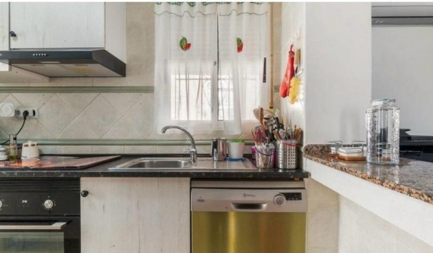 Reventa - Duplex -
San Miguel de Salinas - Las Filipinas