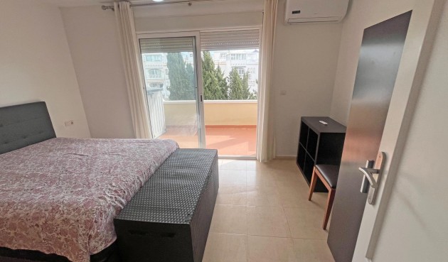 Reventa - Duplex -
San Miguel de Salinas - Las Filipinas