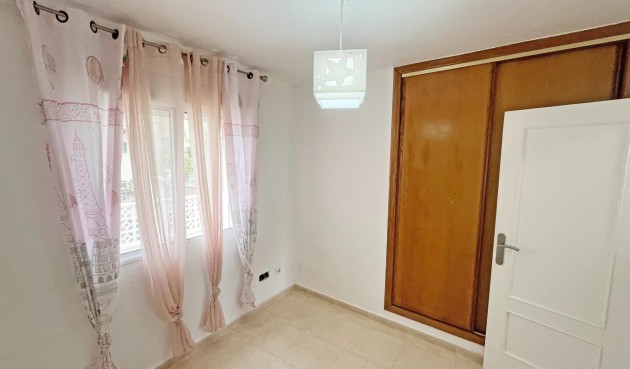 Reventa - Duplex -
San Miguel de Salinas - Las Filipinas