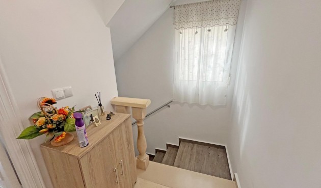 Reventa - Duplex -
San Miguel de Salinas - Las Filipinas