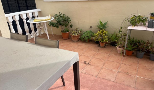 Reventa - Duplex -
San Miguel de Salinas - Las Filipinas