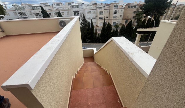 Reventa - Duplex -
San Miguel de Salinas - Las Filipinas