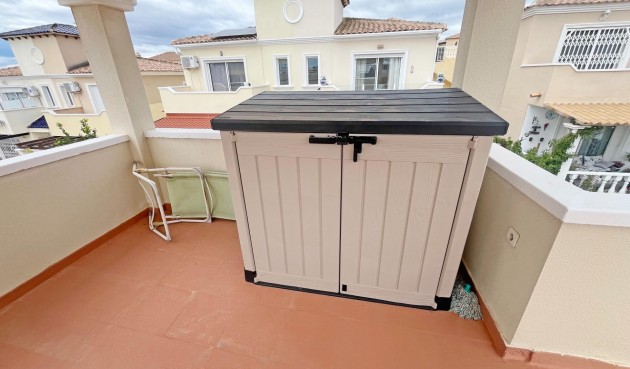 Reventa - Duplex -
San Miguel de Salinas - Las Filipinas