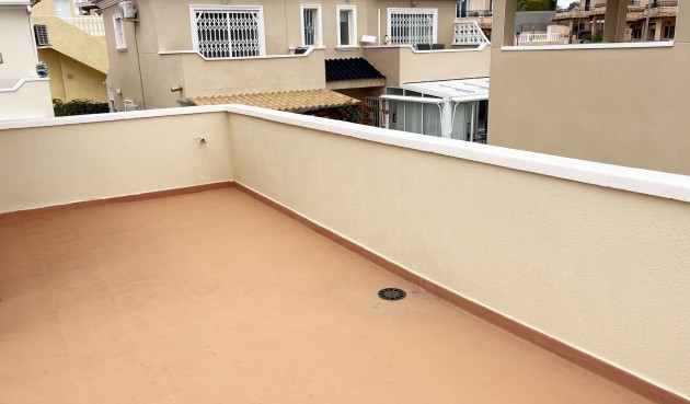 Reventa - Duplex -
San Miguel de Salinas - Las Filipinas