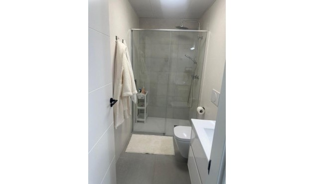 Återförsäljning - Villa -
Roldan - Inland