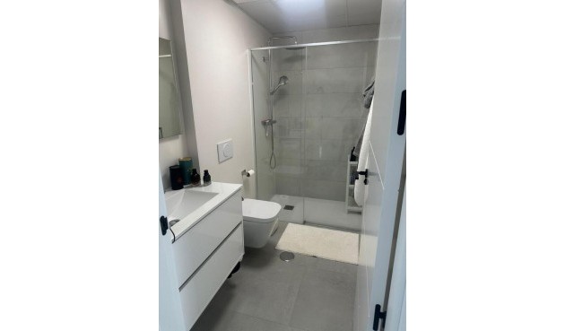 Återförsäljning - Villa -
Roldan - Inland