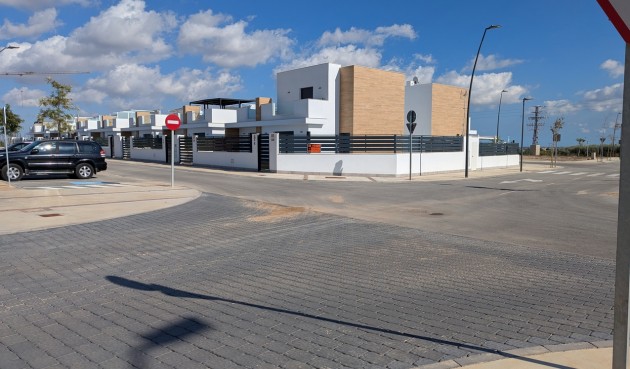 Återförsäljning - Villa -
Roldan - Inland