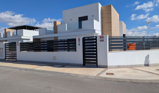 Återförsäljning - Villa -
Roldan - Inland