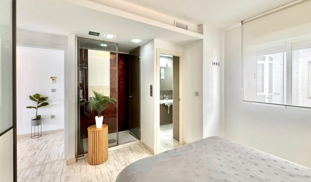 Återförsäljning - Apartment -
Torrevieja - Estacion De Autobuses