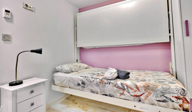 Återförsäljning - Apartment -
Torrevieja - Estacion De Autobuses