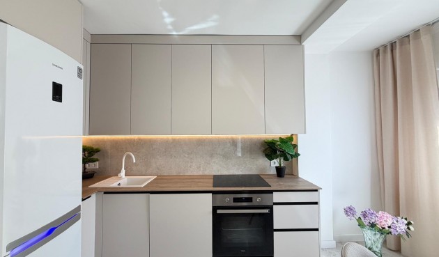 Återförsäljning - Takvåning -
Torrevieja - Estacion De Autobuses