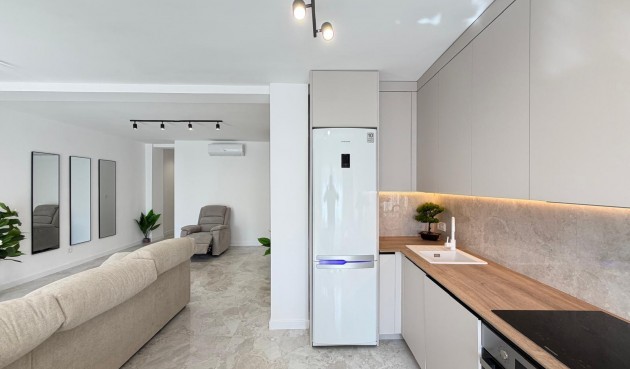 Återförsäljning - Takvåning -
Torrevieja - Estacion De Autobuses