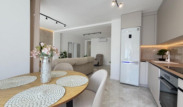 Återförsäljning - Takvåning -
Torrevieja - Estacion De Autobuses