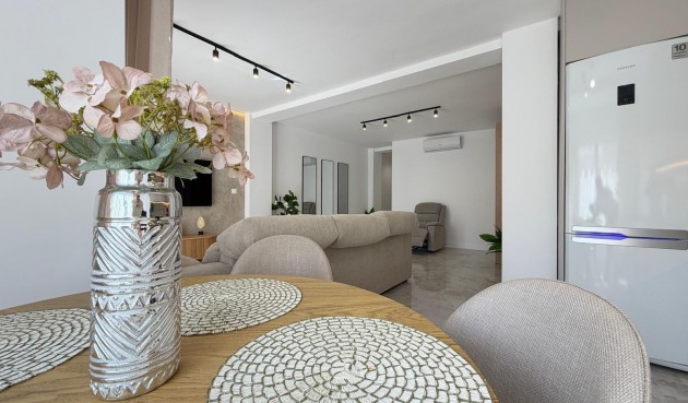 Återförsäljning - Takvåning -
Torrevieja - Estacion De Autobuses