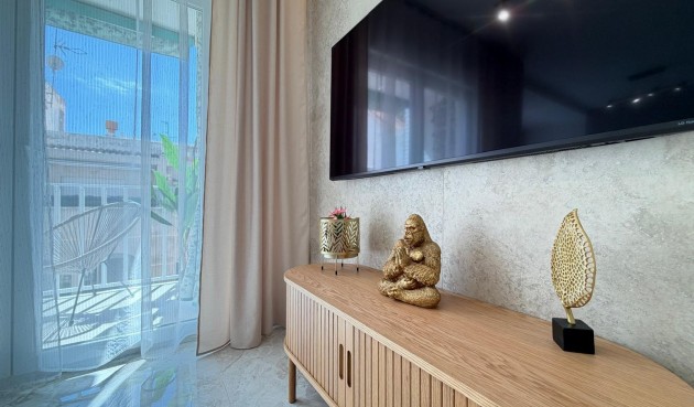 Återförsäljning - Takvåning -
Torrevieja - Estacion De Autobuses