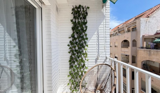 Återförsäljning - Takvåning -
Torrevieja - Estacion De Autobuses