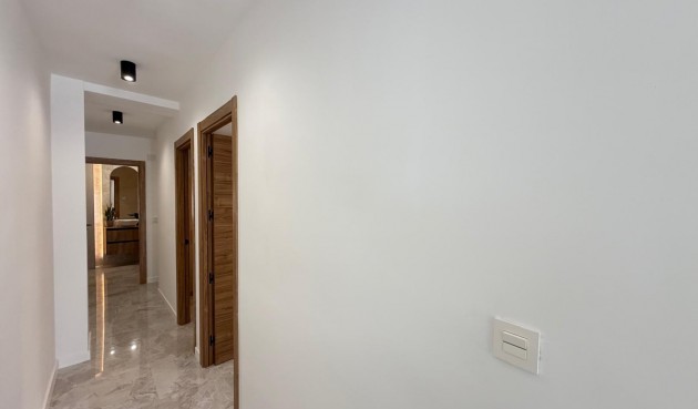 Återförsäljning - Takvåning -
Torrevieja - Estacion De Autobuses