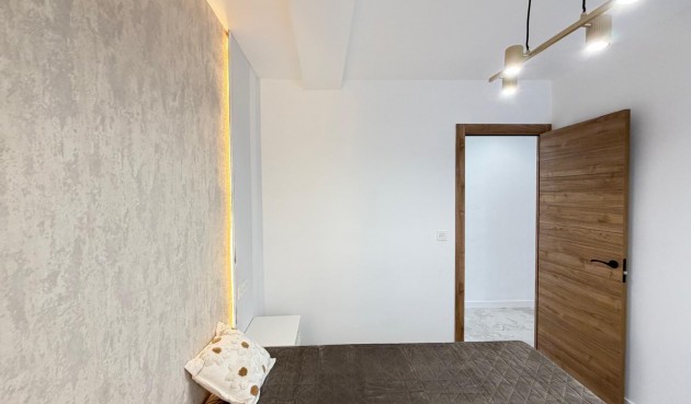 Återförsäljning - Takvåning -
Torrevieja - Estacion De Autobuses