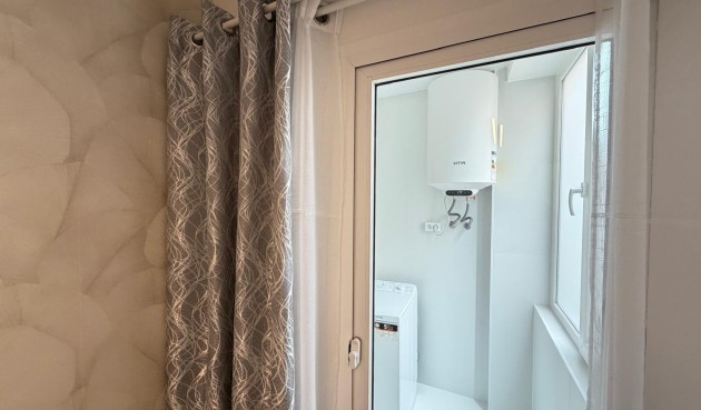 Återförsäljning - Takvåning -
Torrevieja - Estacion De Autobuses