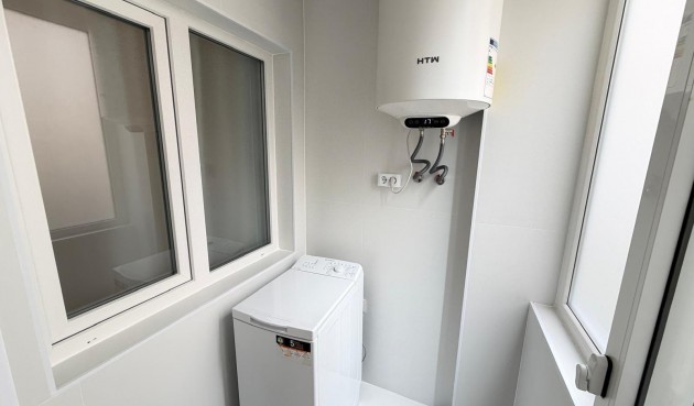 Återförsäljning - Takvåning -
Torrevieja - Estacion De Autobuses