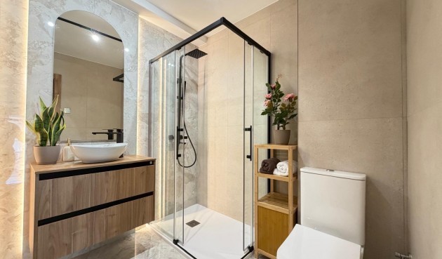 Återförsäljning - Takvåning -
Torrevieja - Estacion De Autobuses