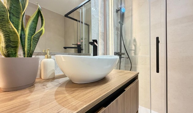 Återförsäljning - Takvåning -
Torrevieja - Estacion De Autobuses