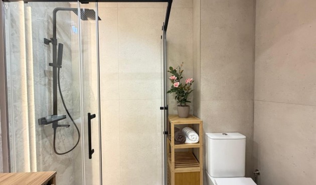 Återförsäljning - Takvåning -
Torrevieja - Estacion De Autobuses