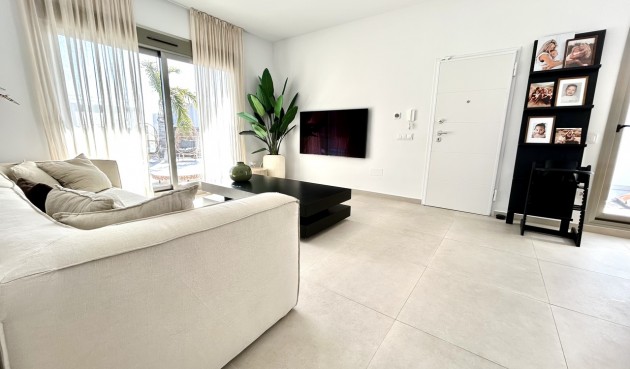 Brukt - Villa -
San Miguel de Salinas - Inland