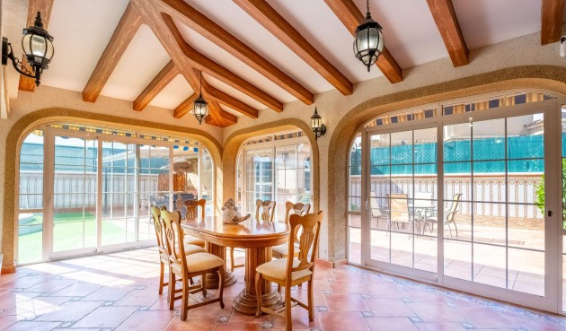 Återförsäljning - Villa -
Torrevieja - El Chaparral