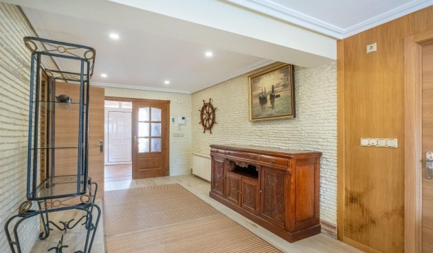 Återförsäljning - Villa -
Torrevieja - El Chaparral