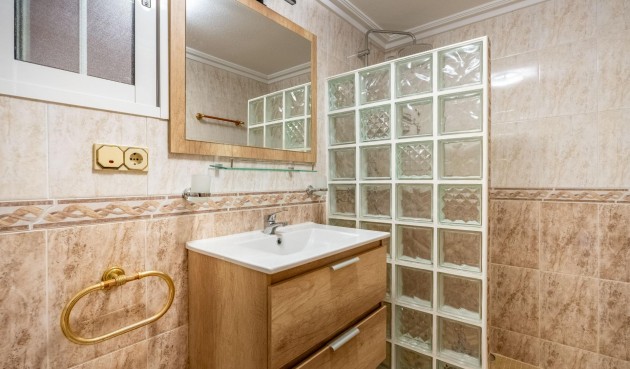 Återförsäljning - Villa -
Torrevieja - El Chaparral