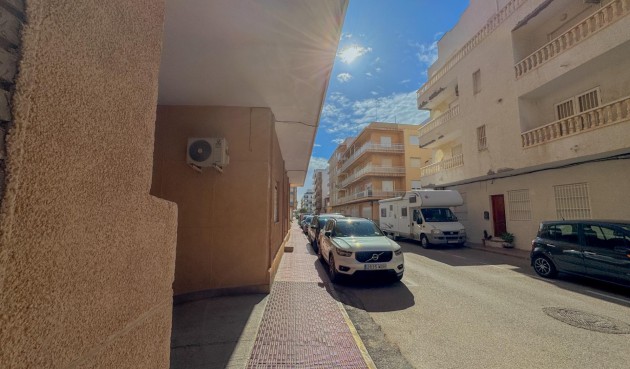 Återförsäljning - Apartment -
Torrevieja - La Mata Pueblo