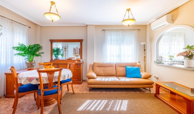 Återförsäljning - Town House -
Orihuela Costa - La Regia