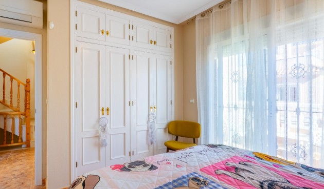 Återförsäljning - Town House -
Orihuela Costa - La Regia