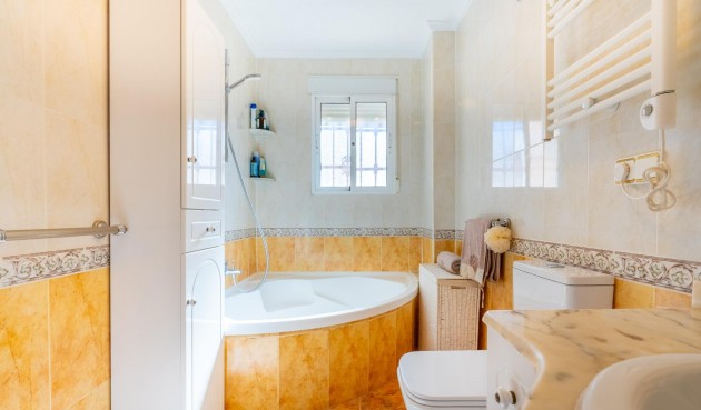 Återförsäljning - Town House -
Orihuela Costa - La Regia