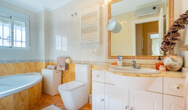 Återförsäljning - Town House -
Orihuela Costa - La Regia