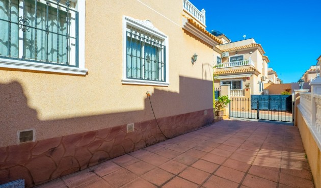 Återförsäljning - Town House -
Orihuela Costa - La Regia