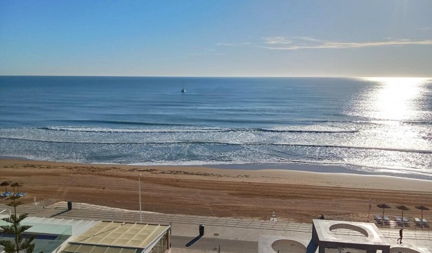 Återförsäljning - Takvåning -
Torrevieja - Playa De La Mata
