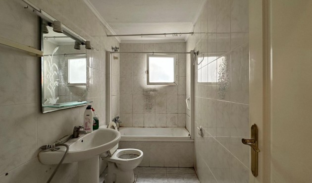 Återförsäljning - Apartment -
Torrevieja - Estacion De Autobuses