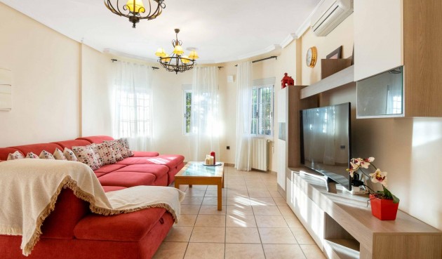 Brukt - Town House -
Orihuela Costa - Los Almendros-la Florida