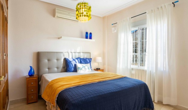 Brukt - Town House -
Orihuela Costa - Los Almendros-la Florida